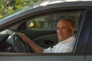 When seniors should stop driving can be difficult to assess, but there are warning signs you should look for.